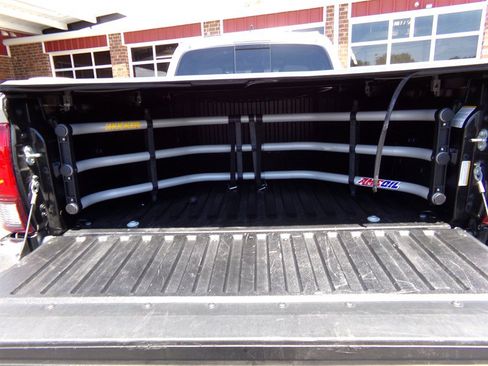 Used 2021 Toyota Tacoma SR5 AWD/4WD image 11