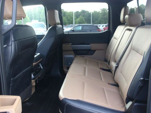 Used 2023 Ford F250 Lariat w/ Sport Appearance Package AWD/4WD image 34