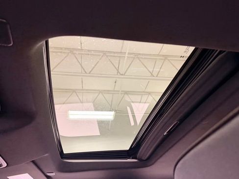 Certified 2024 Chevrolet Silverado 1500 High Country w/ Technology Package image 21