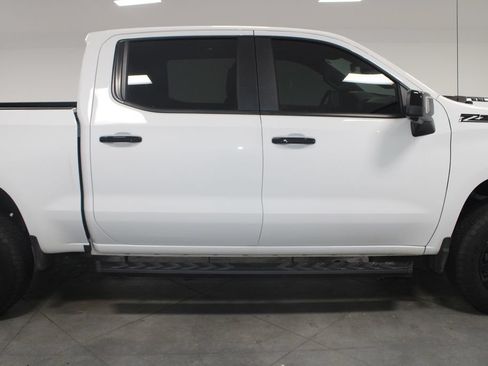 Used 2025 Chevrolet Silverado 1500 LT Trail Boss w/ LT Trail Boss Premium Package AWD/4WD image 11