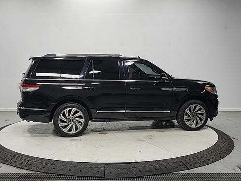 Used 2024 Lincoln Navigator Reserve AWD/4WD image 8