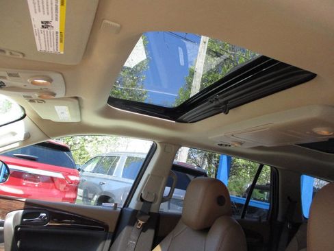 Used 2015 Buick Enclave Premium w/ Experience Buick Package image 19