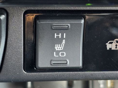 Used 2025 Toyota RAV4 XLE Premium image 44