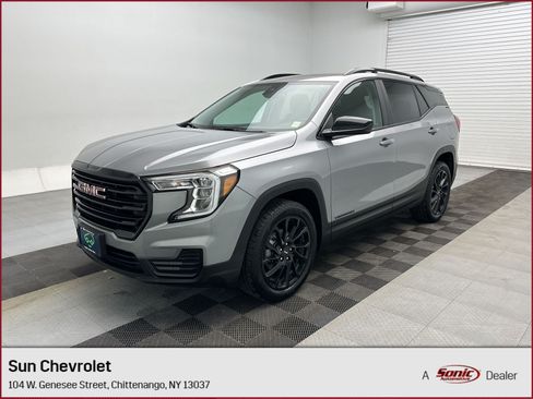 Certified 2024 GMC Terrain SLE w/ Driver Convenience Package AWD/4WD image 1