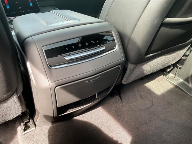 Certified 2025 Cadillac Escalade Premium Luxury AWD/4WD image 25