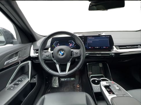 Used 2025 BMW X2 xDrive28i AWD/4WD image 34