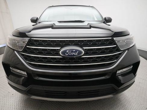 Used 2023 Ford Explorer XLT w/ Equipment Group 202A AWD/4WD image 23