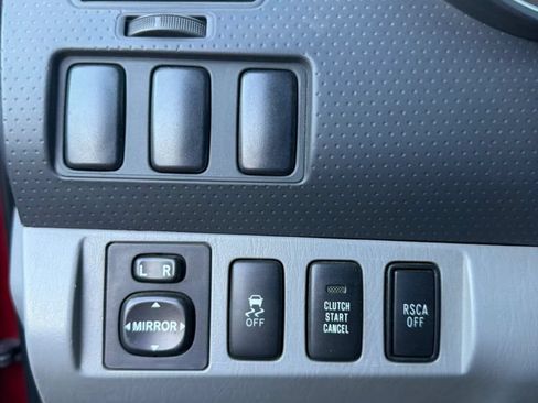 Used 2011 Toyota Tacoma 4x4 Access Cab w/ SR5 Pkg #2 image 26