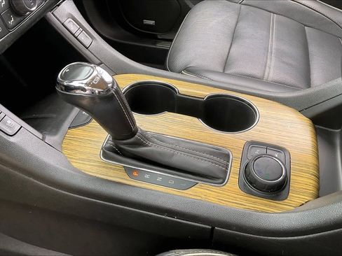 Used 2018 GMC Acadia Denali image 16