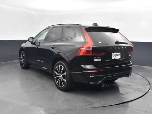 Used 2024 Volvo XC60 B5 Plus image 11