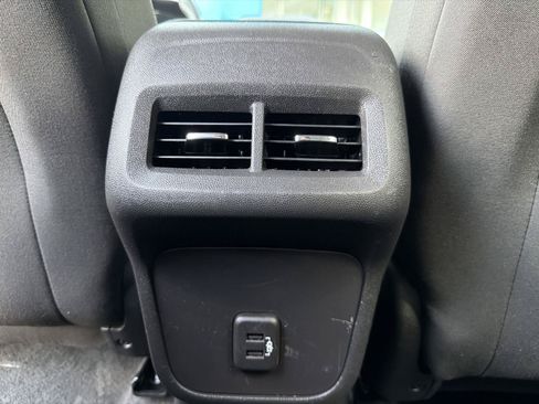 Used 2023 Chevrolet Equinox LT AWD/4WD image 38