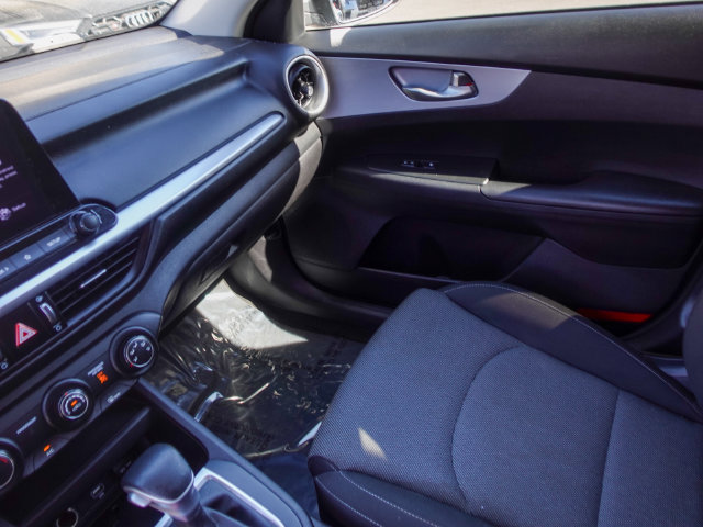 Used 2022 Kia Forte LXS FWD image 21