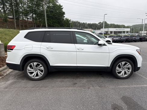 Used 2022 Volkswagen Atlas SE w/ Panoramic Sunroof Package FWD image 11