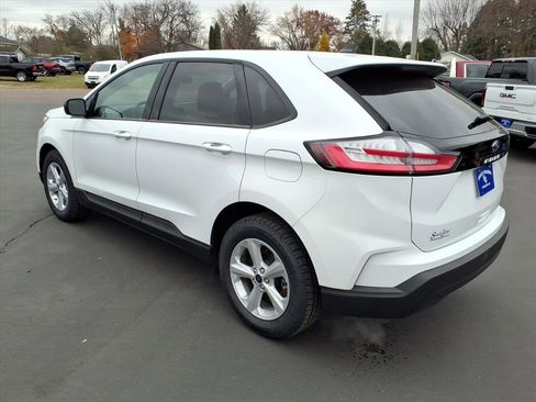 Used 2022 Ford Edge SE image 3