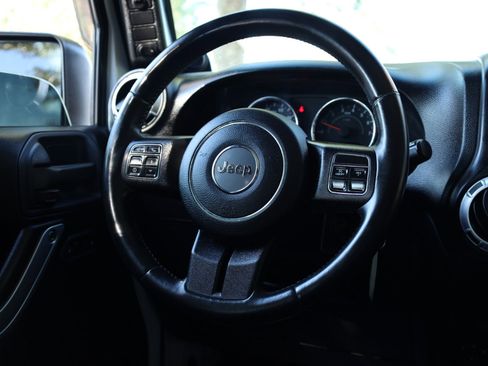 Used 2013 Jeep Wrangler Unlimited Sahara w/ Dual Top Group image 8