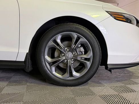Used 2023 Honda Accord EX image 12