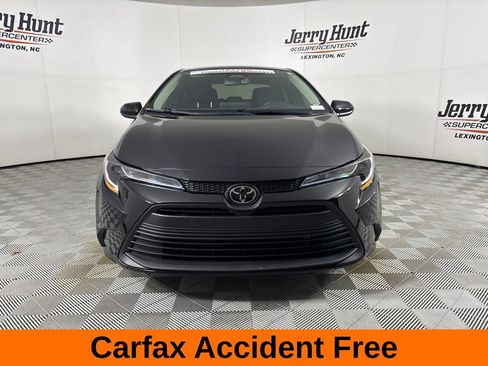 Used 2026 Toyota Corolla LE FWD image 3