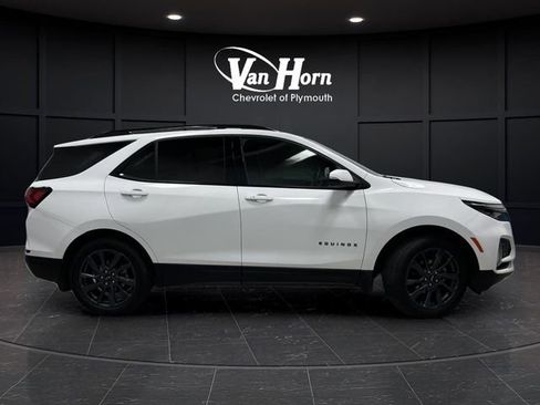 Used 2024 Chevrolet Equinox RS w/ RS Leather Package image 2