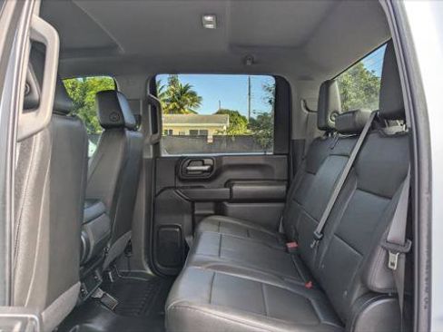 Used 2023 GMC Sierra 2500 Pro w/ Convenience Package image 17