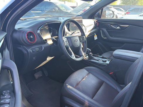 Used 2025 Chevrolet Blazer RS AWD/4WD image 2