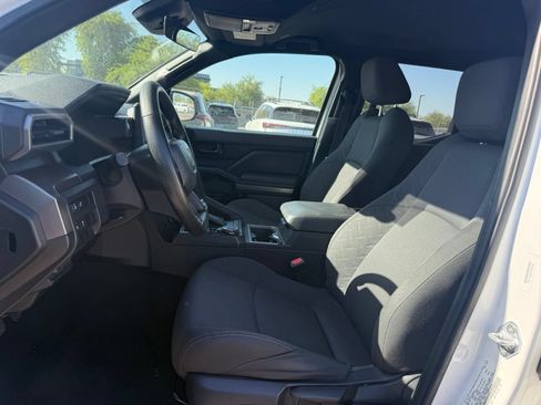 Used 2024 Toyota Tacoma TRD Sport AWD/4WD image 12