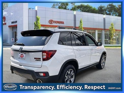 Used 2023 Honda Passport TrailSport image 4