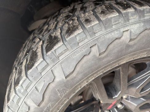 Used 2022 GMC Sierra 1500 Elevation image 12