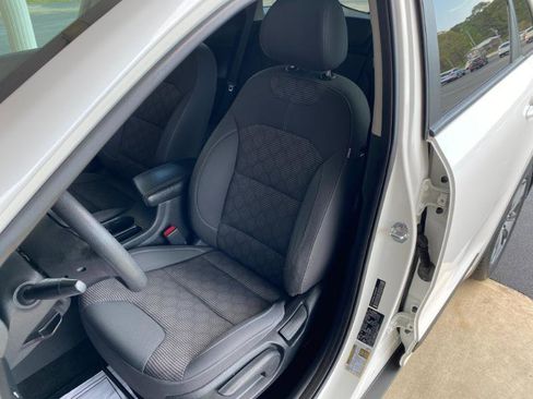 Used 2017 Kia Niro LX image 14