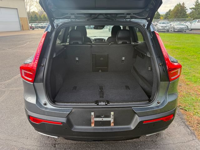 Used 2019 Volvo XC40 T5 R-Design AWD/4WD image 3