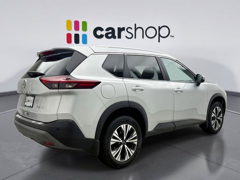Used 2023 Nissan Rogue SV w/ SV Premium B Package image 5