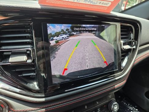 Used 2025 Dodge Durango GT RWD image 32