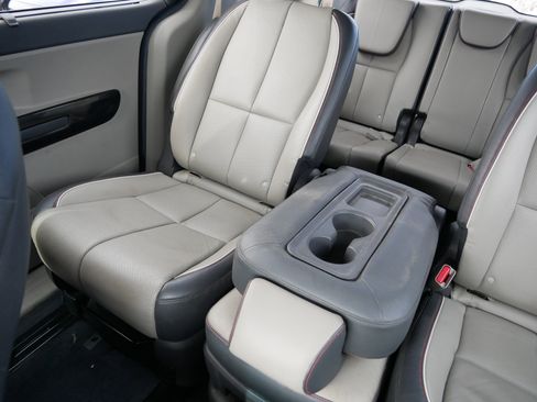 Used 2016 Kia Sedona EX image 12