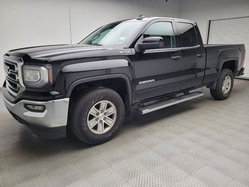 Used 2018 GMC Sierra 1500 SLE w/ SLE Value Package AWD/4WD image 2
