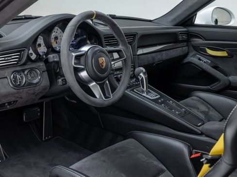 Used 2016 Porsche 911 GT3 RS image 47