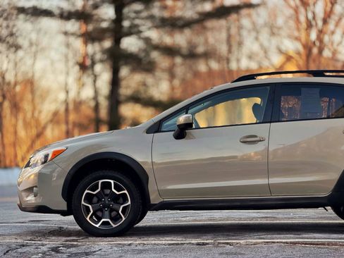 Used 2015 Subaru Crosstrek 2.0i Premium AWD/4WD image 7