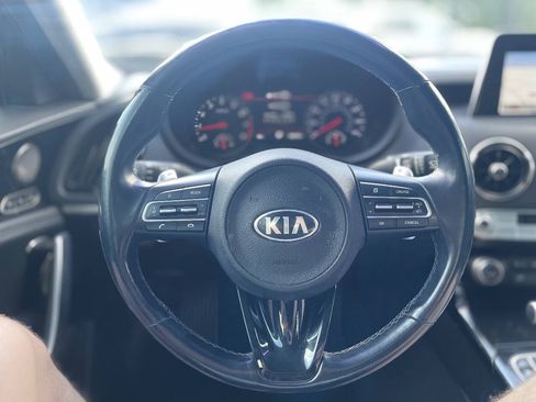 Used 2018 Kia Stinger Premium RWD image 16