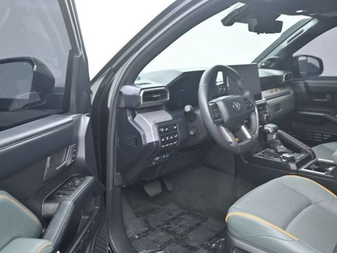 Used 2025 Toyota 4Runner Trailhunter AWD/4WD image 10