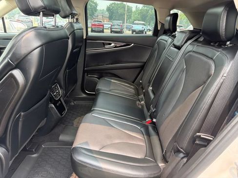 Used 2023 Lincoln Nautilus Reserve AWD/4WD image 29