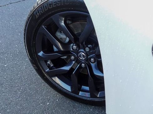 Used 2015 Nissan 370Z Touring image 11