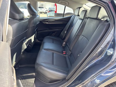 Used 2026 Toyota Camry XLE image 11