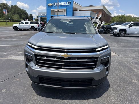 New 2026 Chevrolet Traverse LT FWD image 2