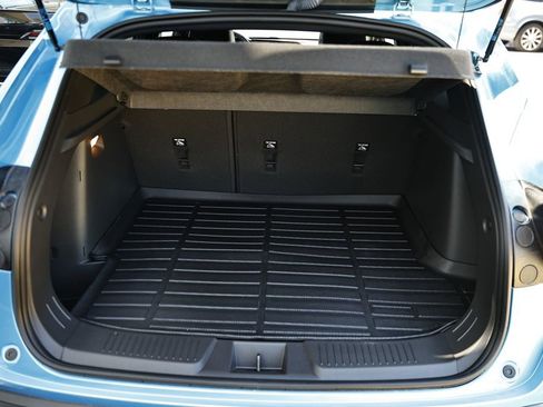 Used 2025 Chevrolet Trax RS w/ Sunroof Package FWD image 27