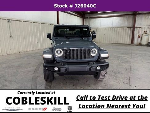 New 2026 Jeep Gladiator Sport image 2