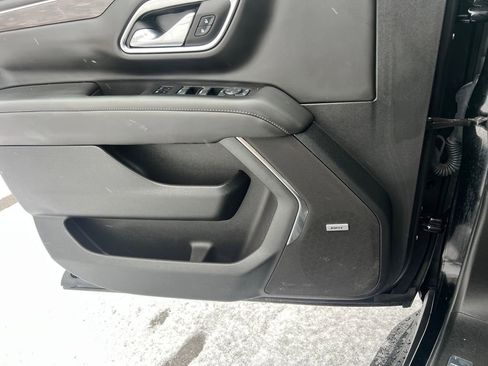 Used 2024 Chevrolet Suburban LT image 10