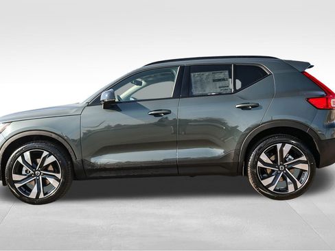 New 2026 Volvo XC40 B4 Plus w/ Climate Package image 8