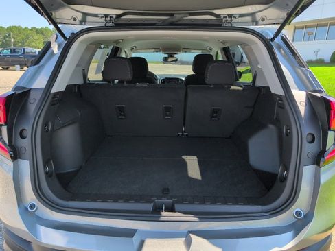 Used 2024 GMC Terrain SLE image 4