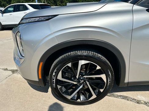 Used 2024 Mitsubishi Outlander SE AWD/4WD image 35
