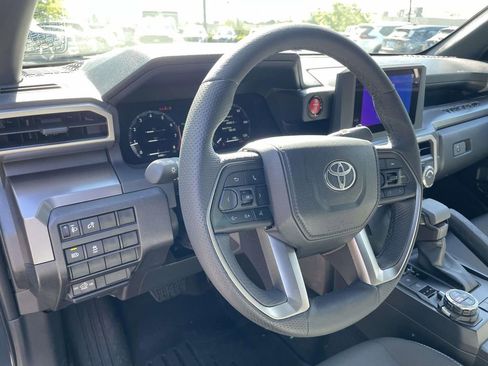 Used 2025 Toyota Tacoma TRD Off-Road AWD/4WD image 17