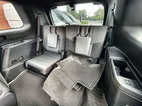 Used 2024 Lexus GX 550 w/ Accessory Package (2T) AWD/4WD image 21