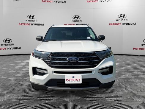 Used 2022 Ford Explorer XLT w/ Equipment Group 202A AWD/4WD image 8